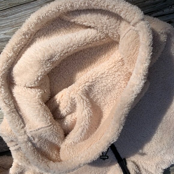 Pink by Victoria‘s Secret Sherpa pullover - Picture 10 of 10